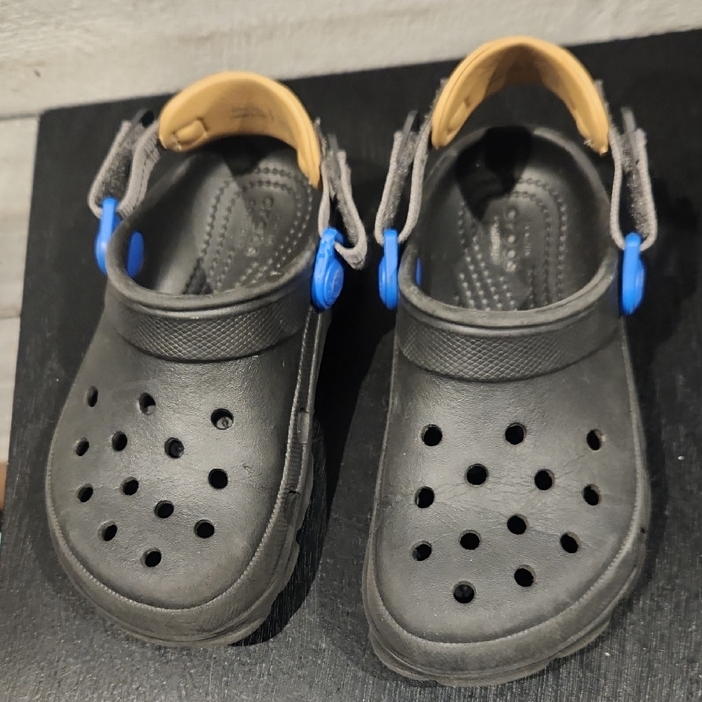 CROCS Iconic Kids Sz 11 Black Water Shoes with Blue Highlights